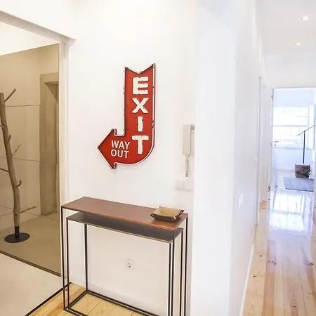 Lovelystay - Cais River View Apartment Lisbon