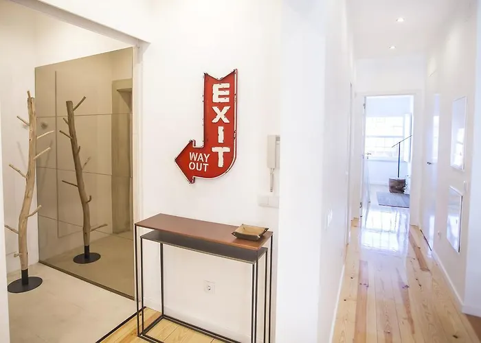 Lovelystay - Cais River View Apartment Lisbon