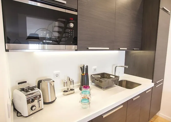 Lovelystay - Cais River View Apartment *